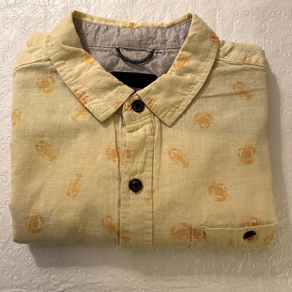 Modern Amusement Casual Short-Sleeve Button Down.